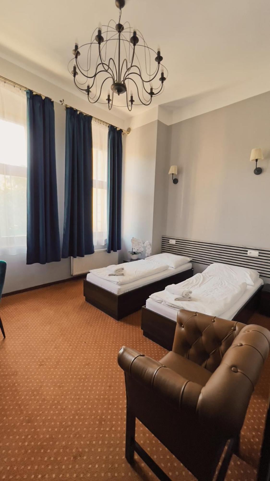Legnicki Browar Ksiazecy Hotel I Restauracja Легница Экстерьер фото